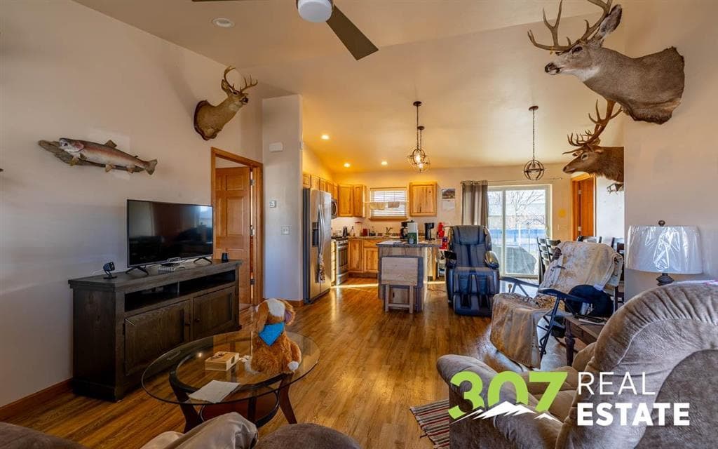 2128 Haugen St — photo 4 of 38