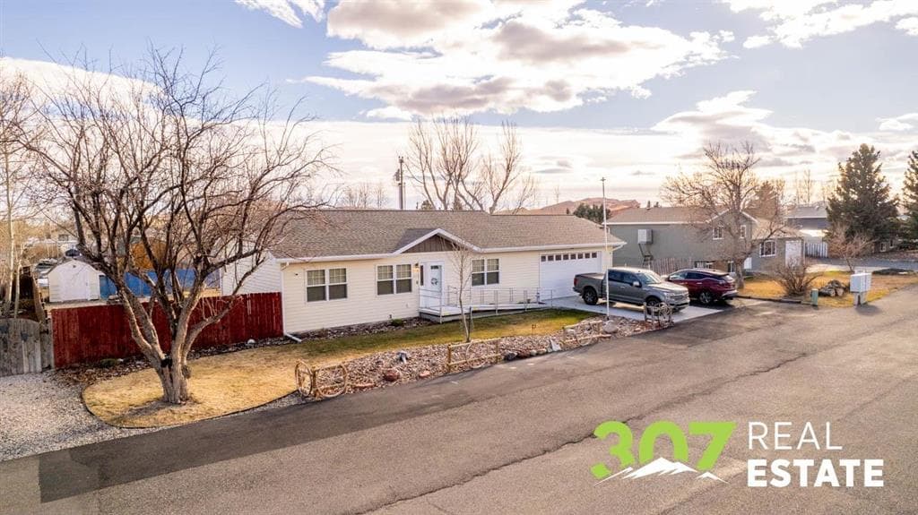 2128 Haugen St — photo 33 of 38