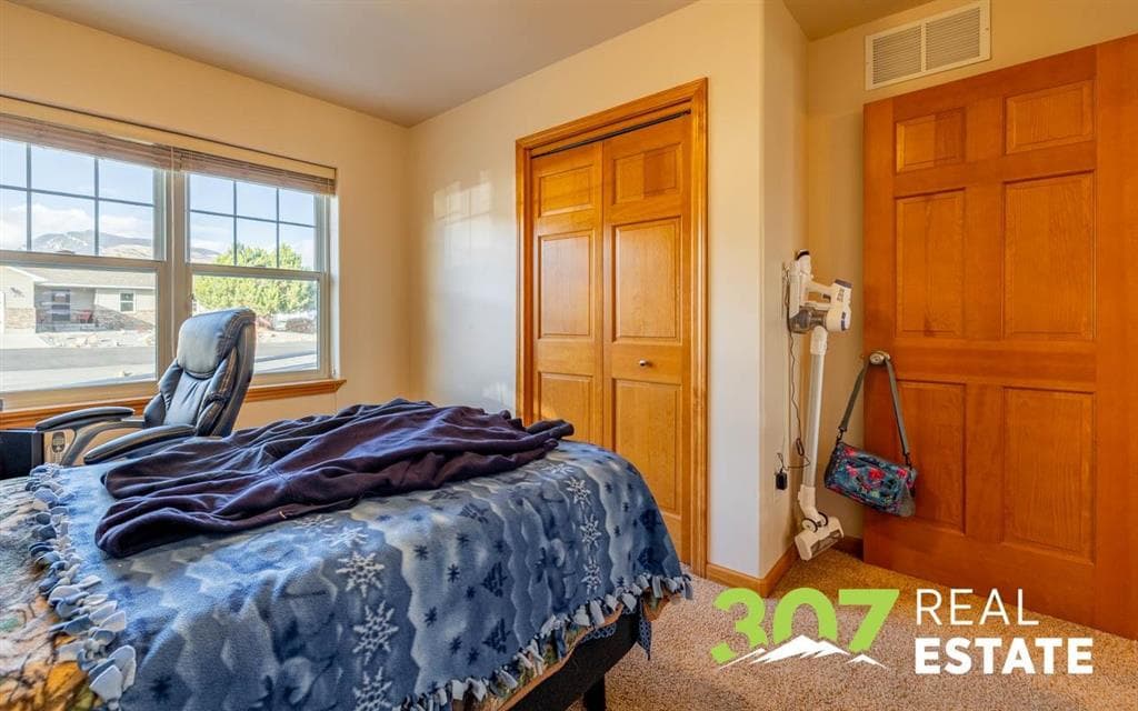 2128 Haugen St — photo 7 of 38