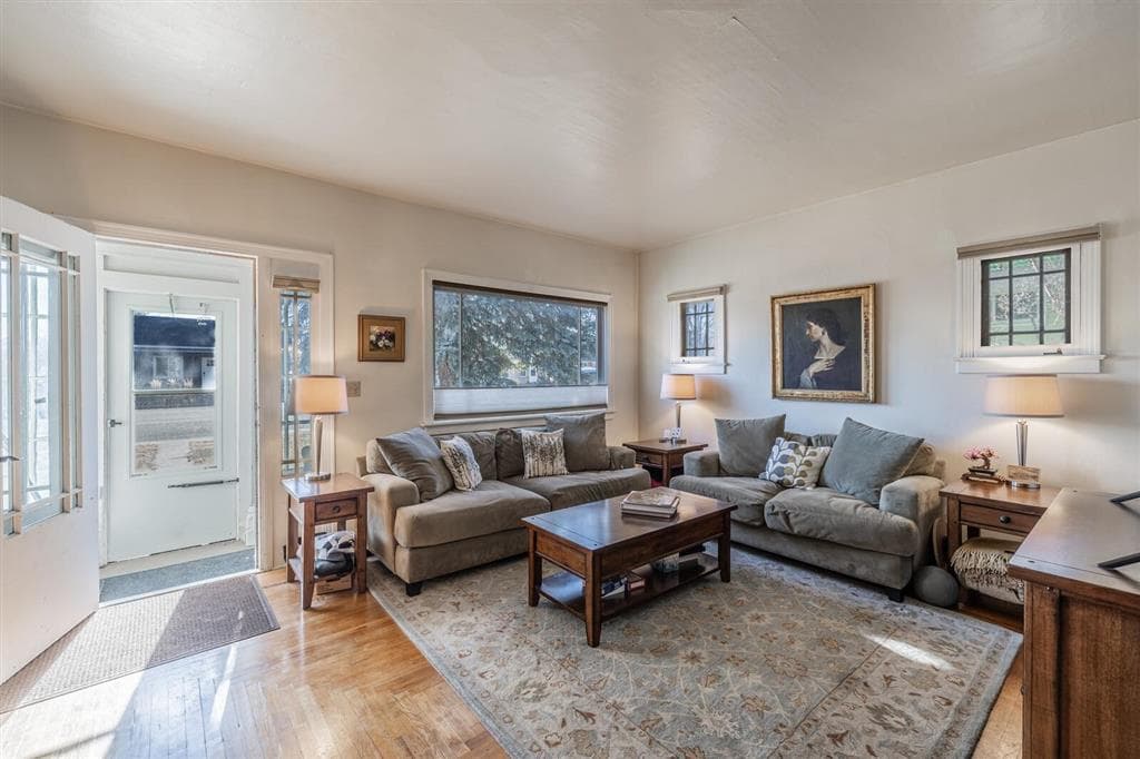 1431 Wyoming Ave — photo 3 of 34