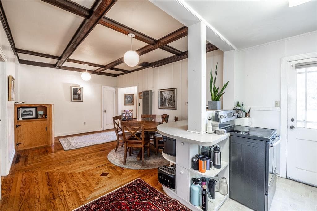 1431 Wyoming Ave — photo 4 of 34