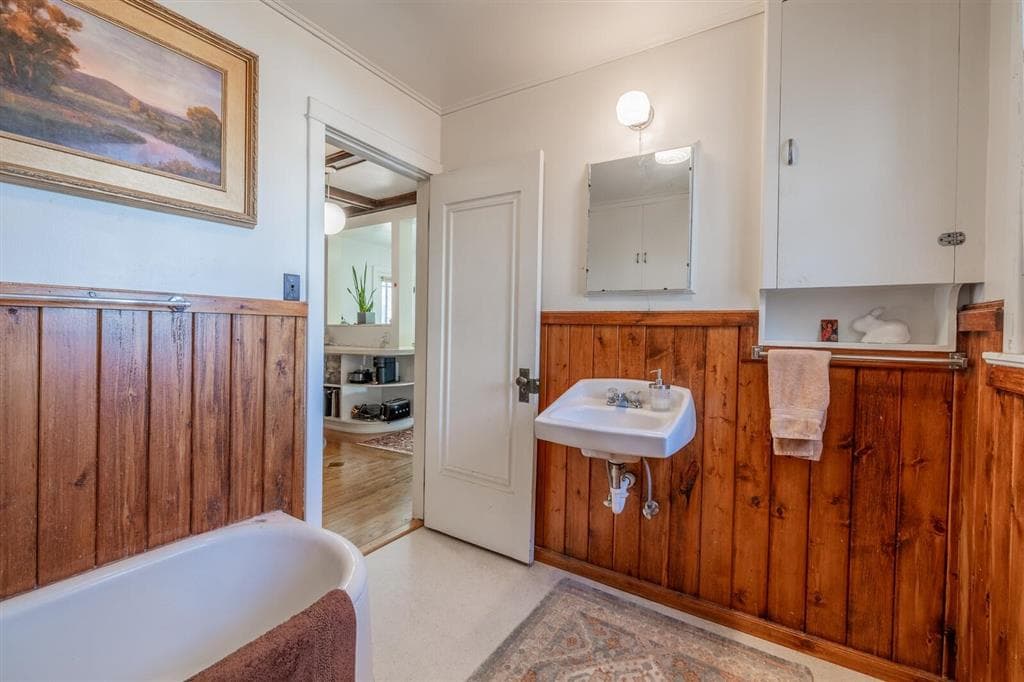 1431 Wyoming Ave — photo 9 of 34