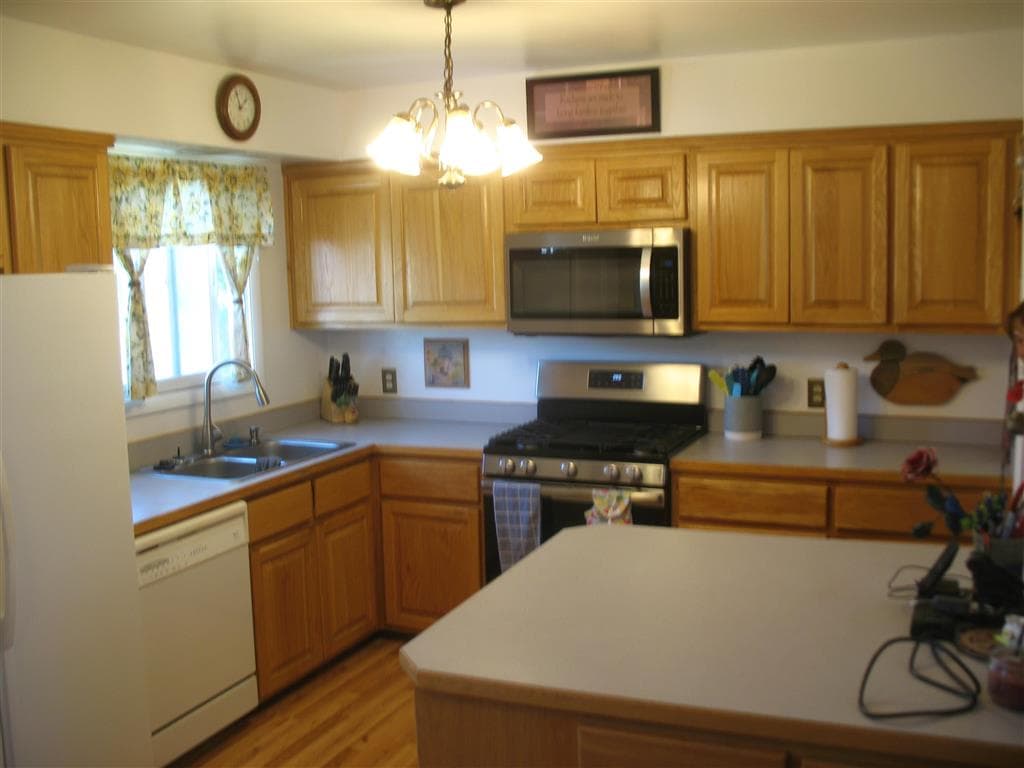 423 S Hamilton St — photo 11 of 27