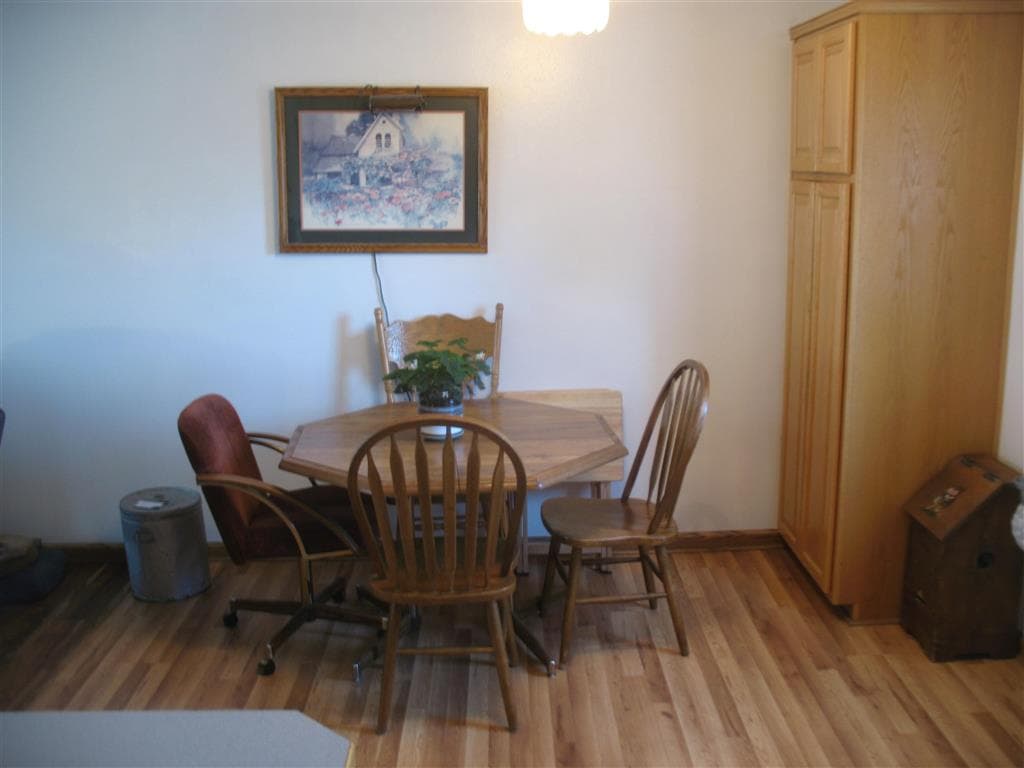 423 S Hamilton St — photo 10 of 27