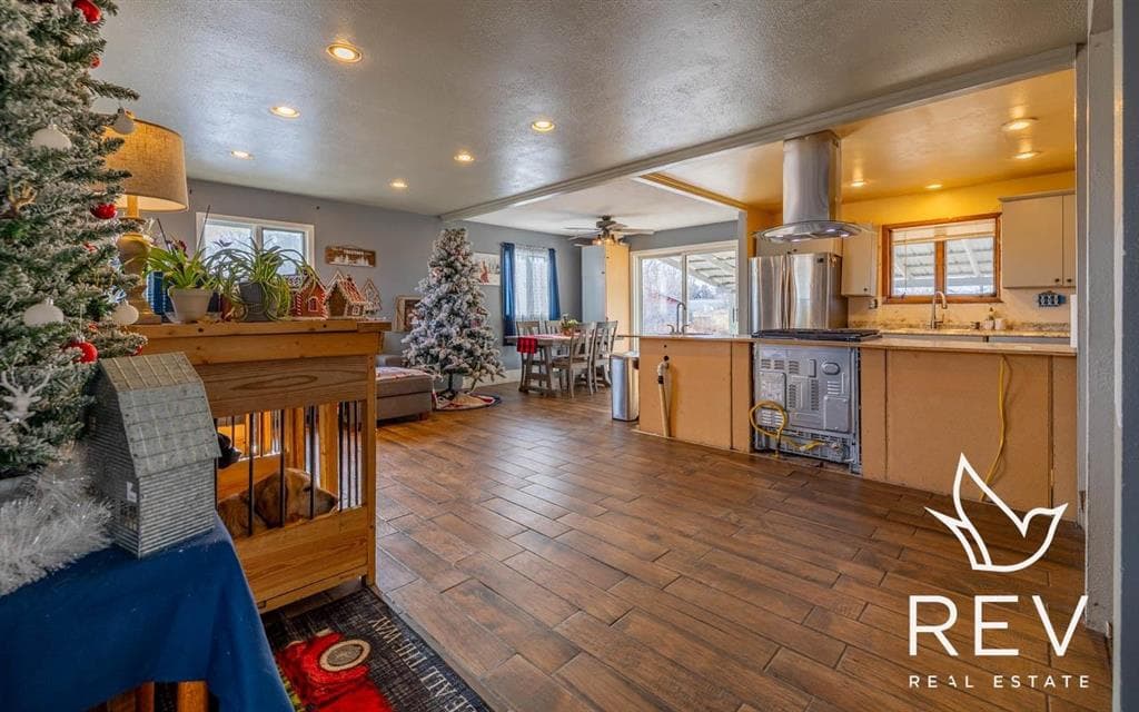 1136 Olive Rd — photo 6 of 33