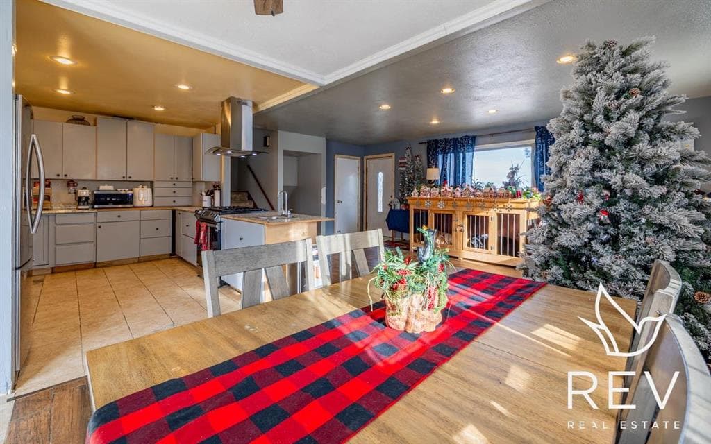 1136 Olive Rd — photo 7 of 33