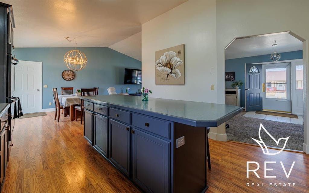 908 35th St — photo 13 of 46