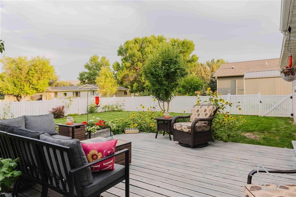 908 35th St — photo 4 of 46