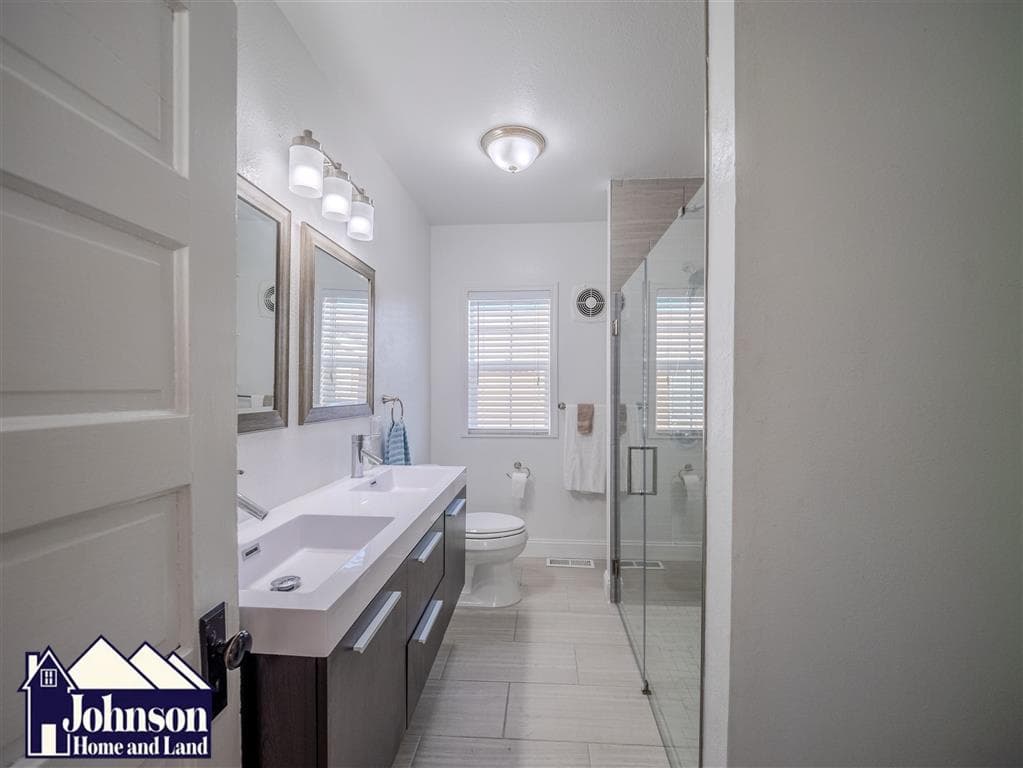 327 E 3rd Street — photo 12 of 25