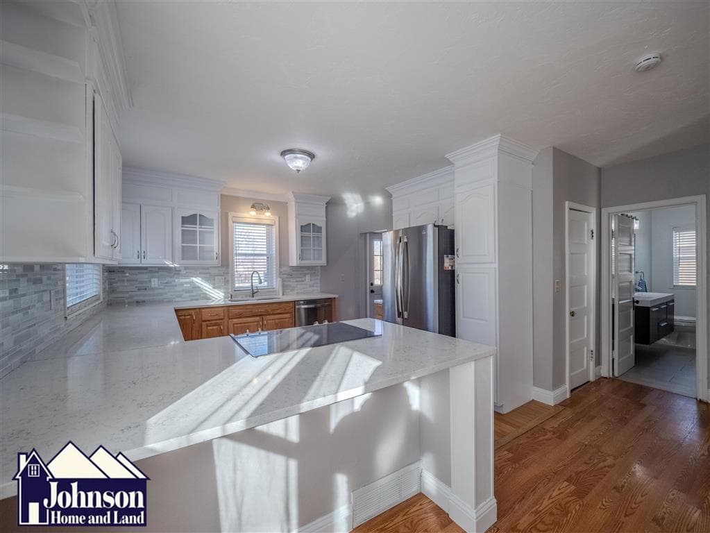 327 E 3rd Street — photo 16 of 25