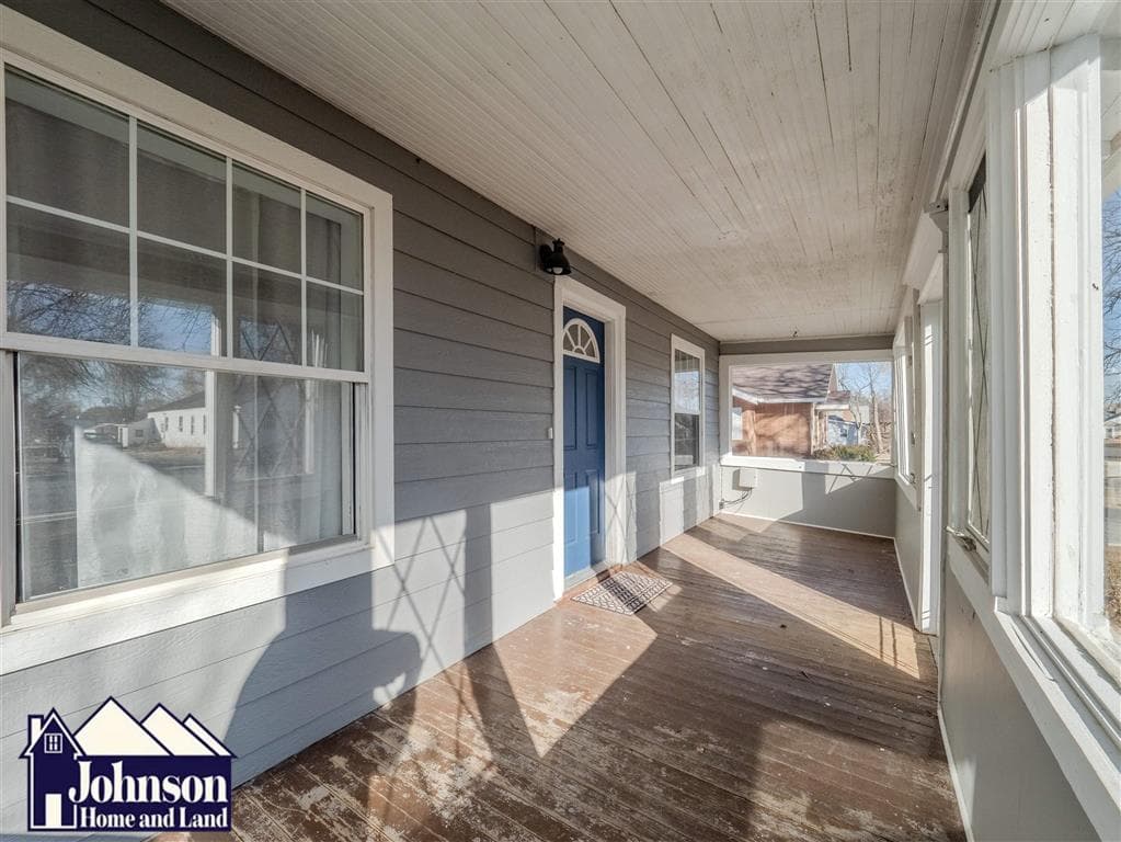 327 E 3rd Street — photo 4 of 25