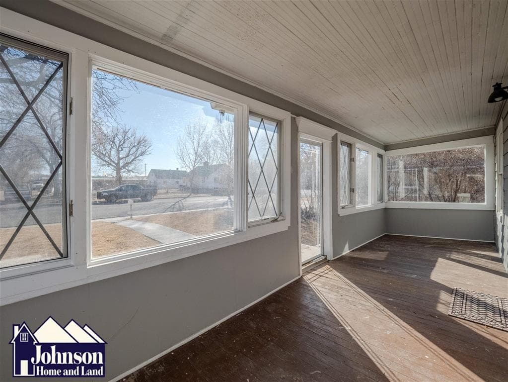 327 E 3rd Street — photo 5 of 25