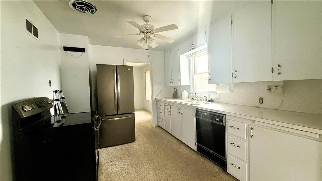 2211 Big Horn Ave — photo 14 of 38