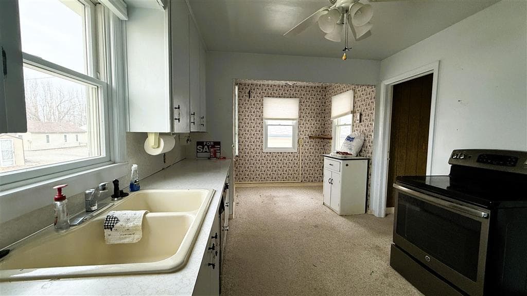 2211 Big Horn Ave — photo 15 of 38