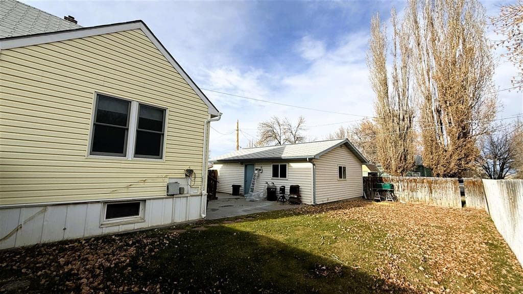 2211 Big Horn Ave — photo 37 of 38