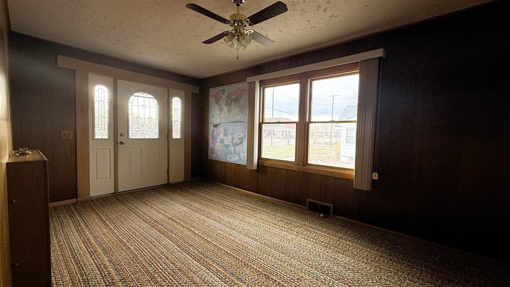 2211 Big Horn Ave — photo 6 of 38