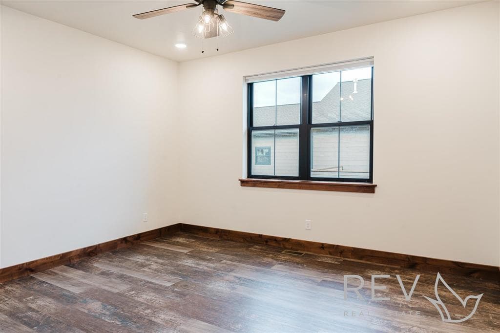 1513 22nd St — photo 12 of 47