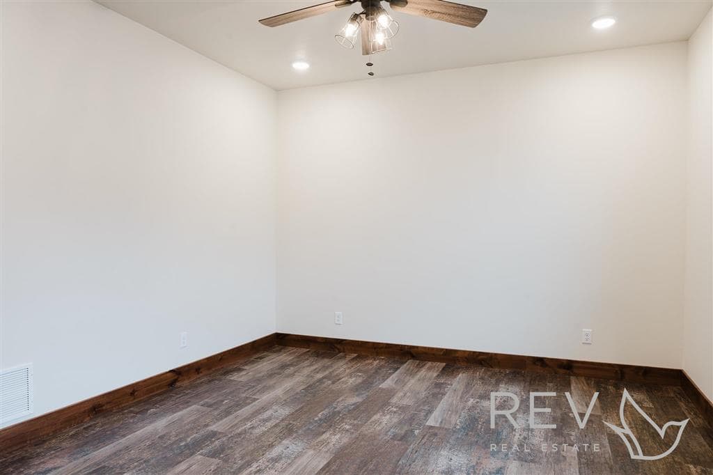 1513 22nd St — photo 17 of 47