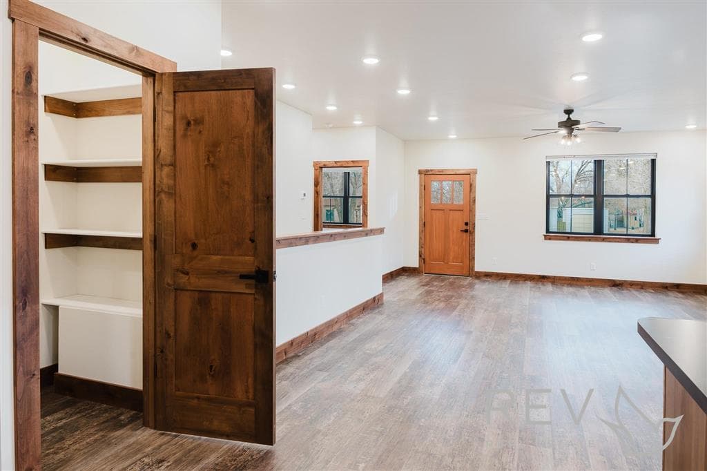 1513 22nd St — photo 4 of 47