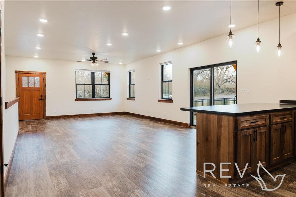 1513 22nd St — photo 5 of 47