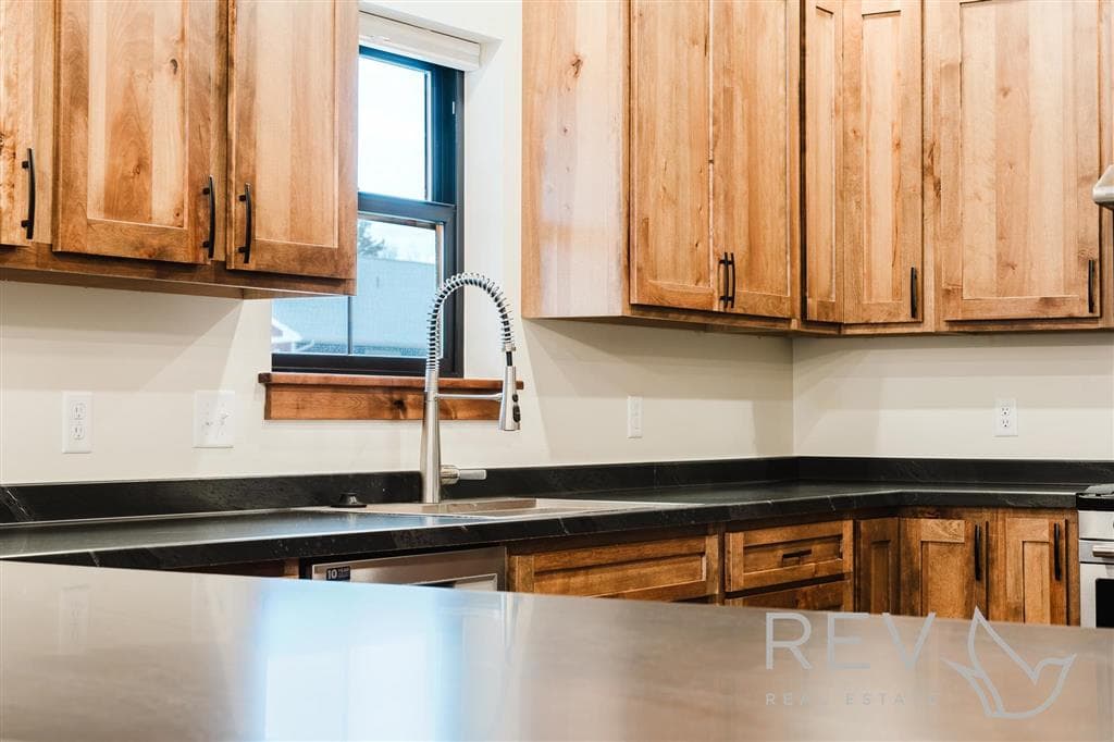 1513 22nd St — photo 6 of 47