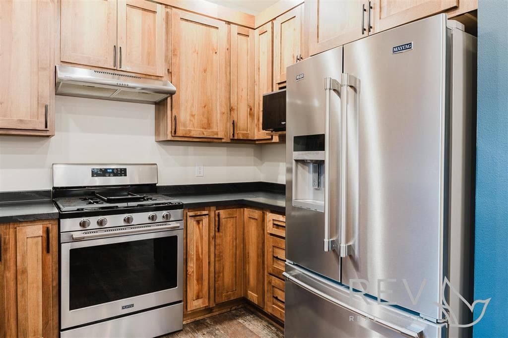 1513 22nd St — photo 8 of 47