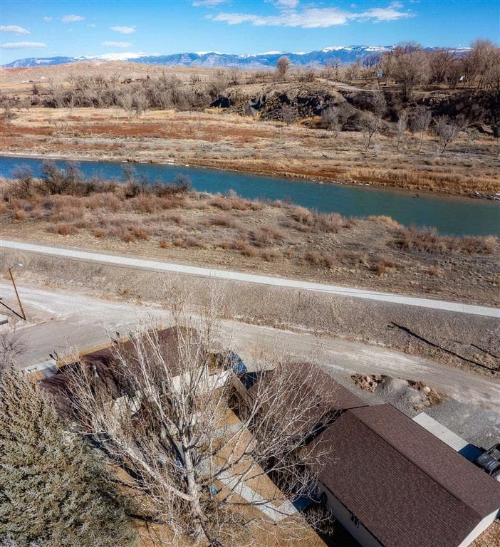 409 N 11th Ave N — photo 2 of 43