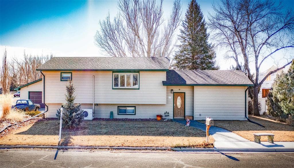 409 N 11th Ave N — photo 3 of 43