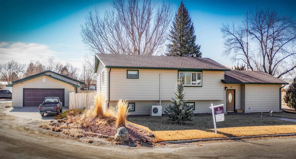 409 N 11th Ave N — photo 4 of 43