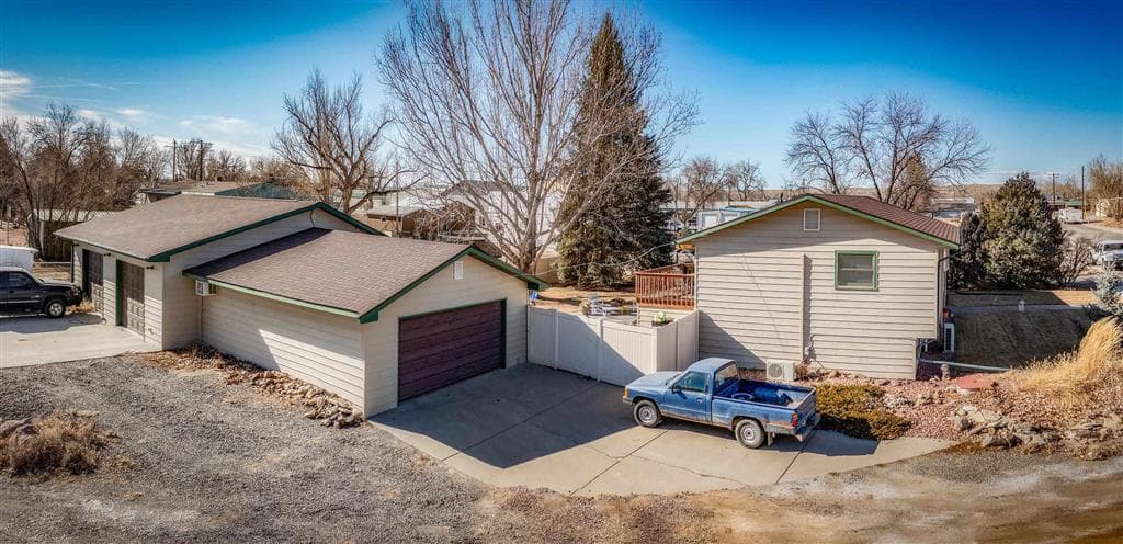 409 N 11th Ave N — photo 7 of 43