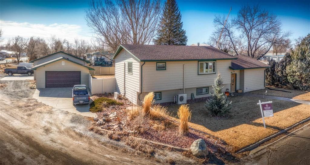 409 N 11th Ave N — photo 9 of 43