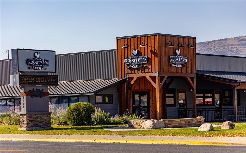 1651 8th St — photo 2 of 25