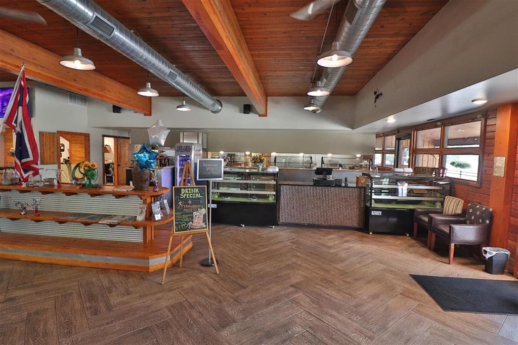 1651 8th St — photo 3 of 25