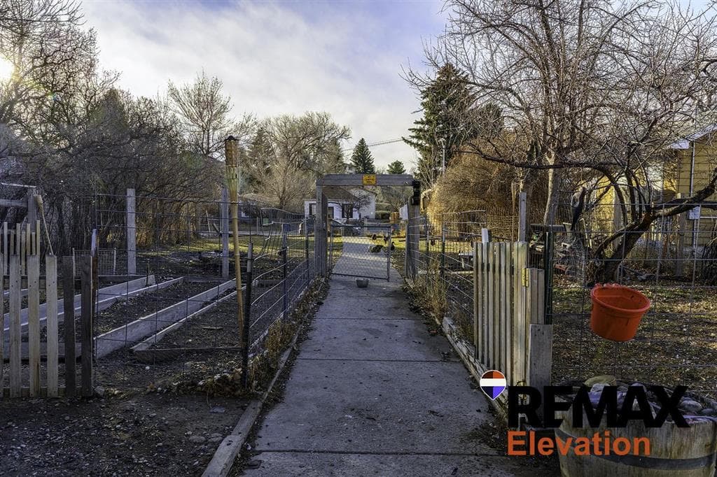 1725 Alger Ave — photo 11 of 32