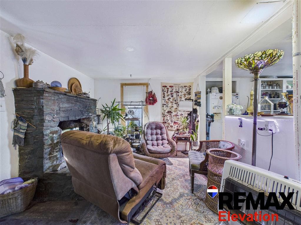 1725 Alger Ave — photo 16 of 32