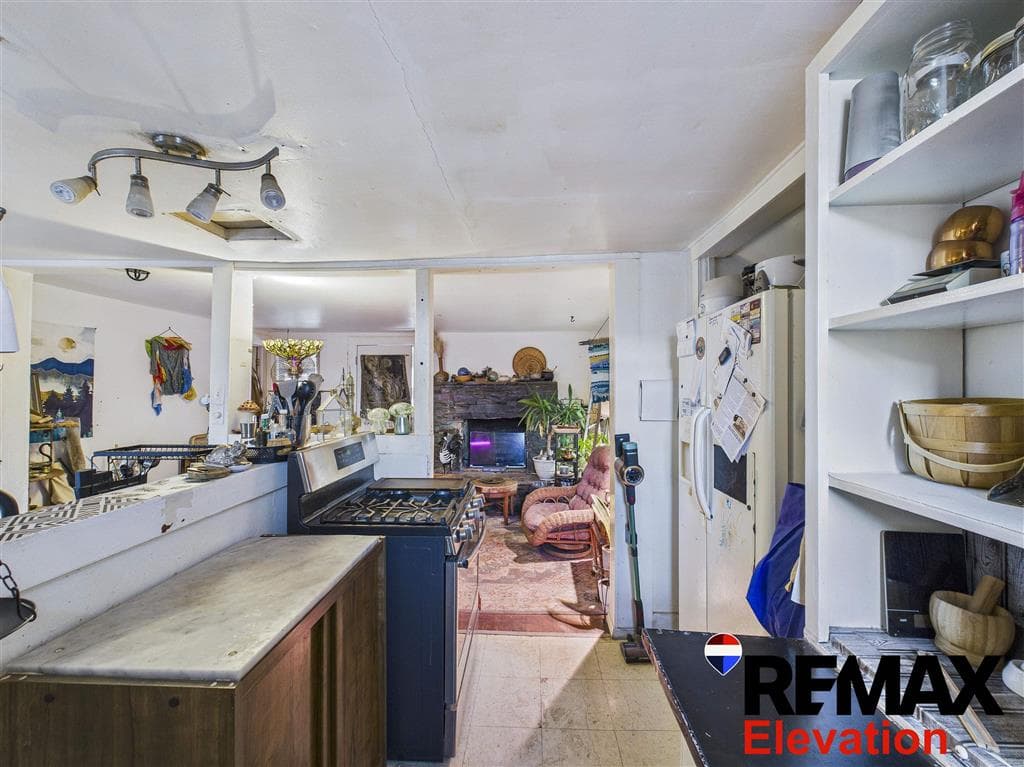 1725 Alger Ave — photo 19 of 32