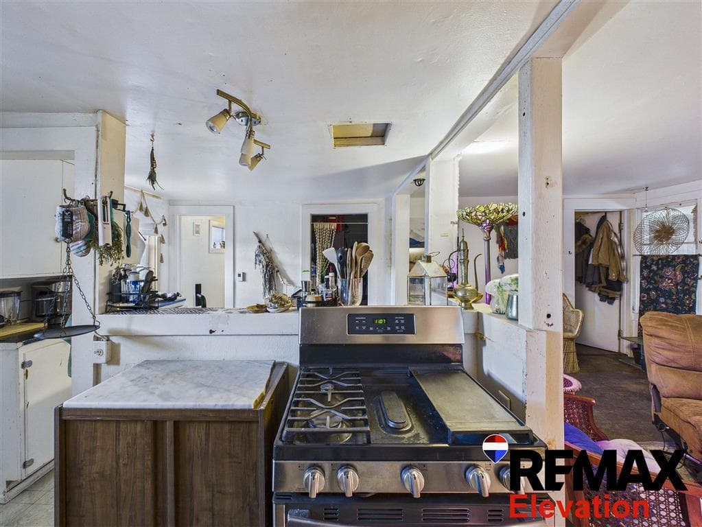 1725 Alger Ave — photo 21 of 32