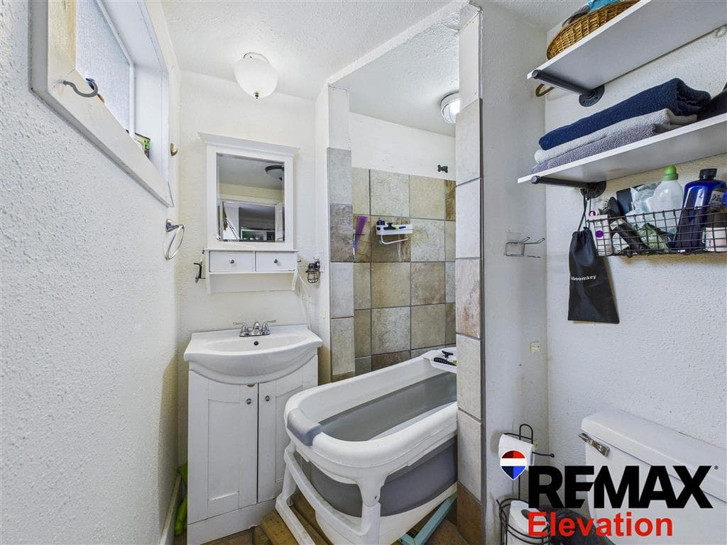 1725 Alger Ave — photo 25 of 32