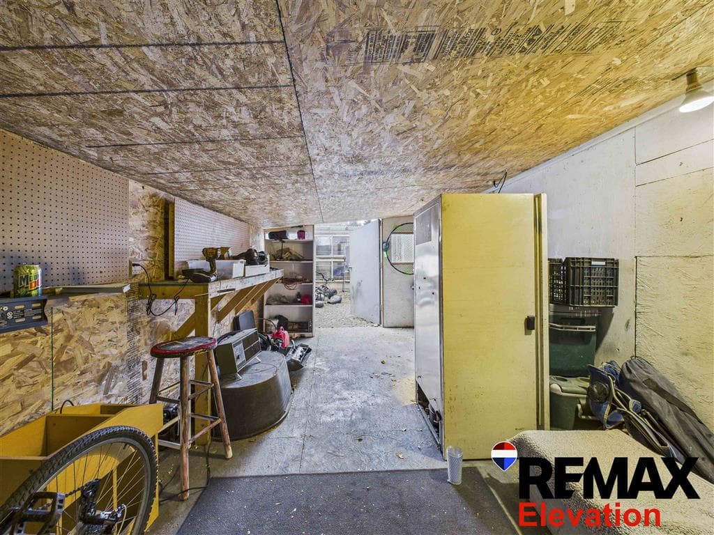 1725 Alger Ave — photo 31 of 32