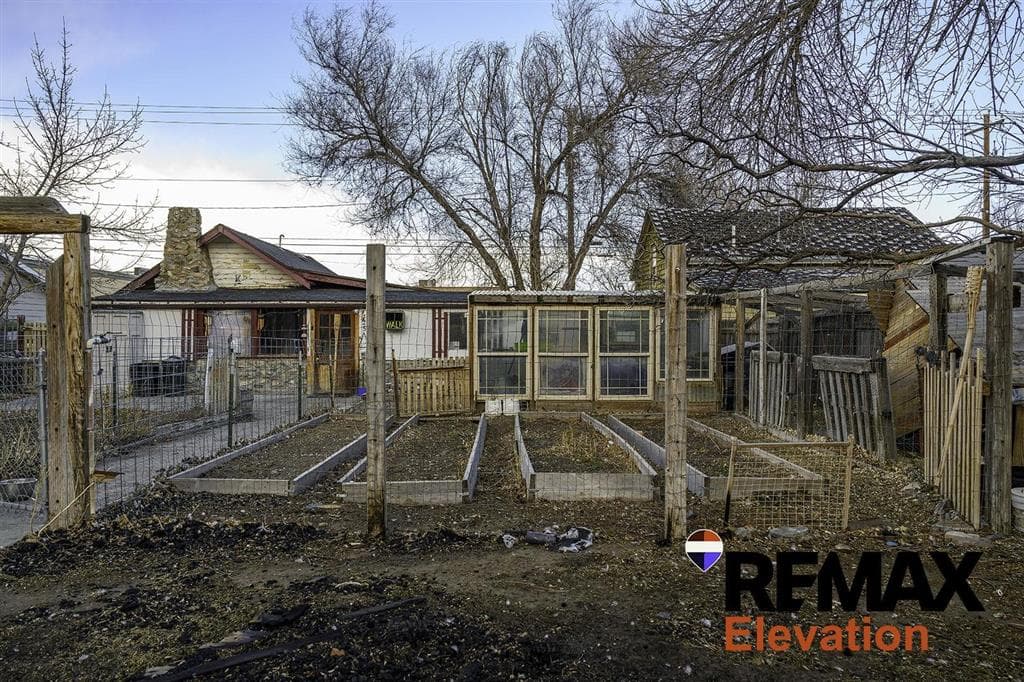 1725 Alger Ave — photo 7 of 32