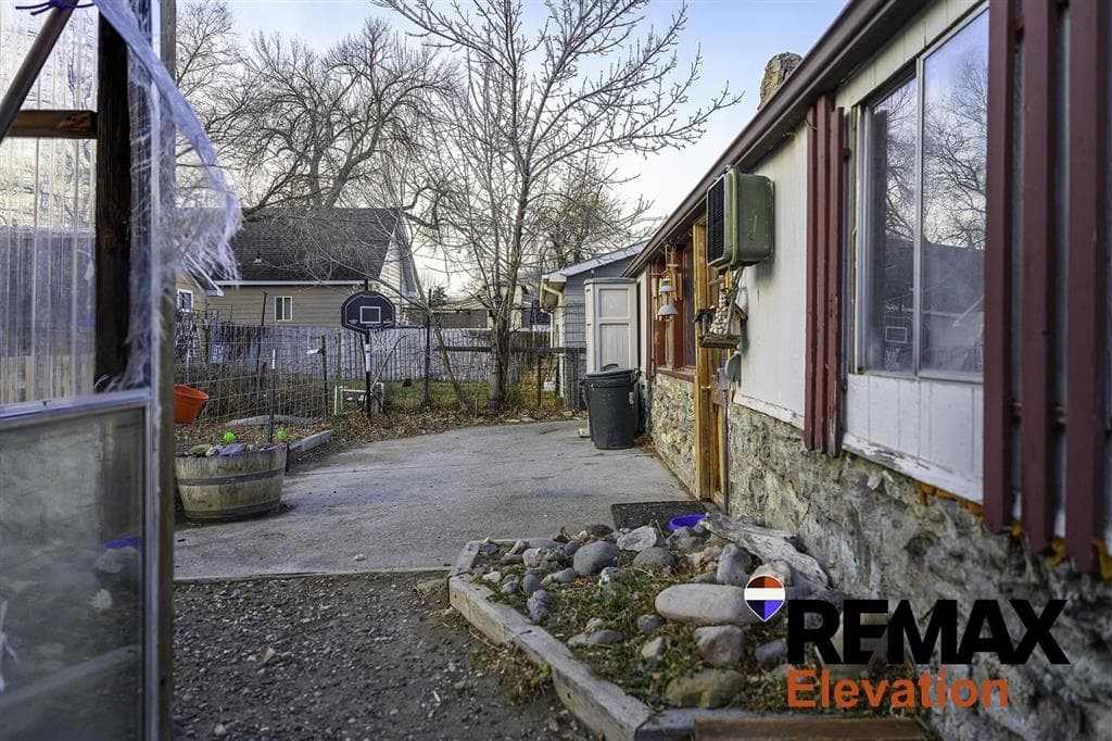 1725 Alger Ave — photo 10 of 32