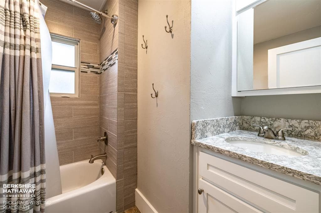 1032 Cody Ave — photo 12 of 25