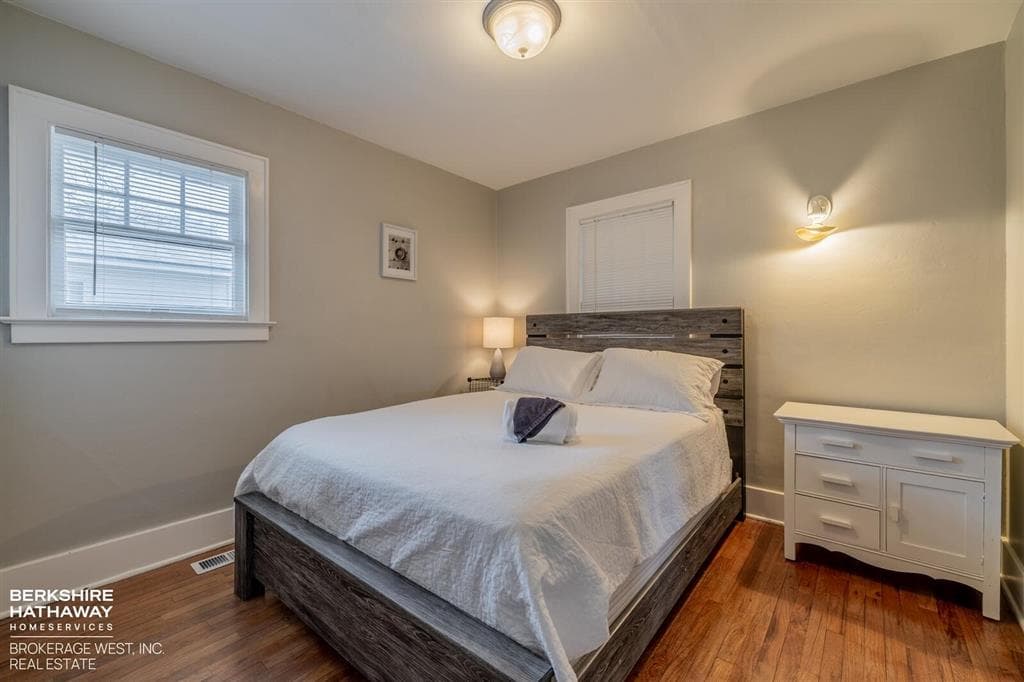 1032 Cody Ave — photo 13 of 25