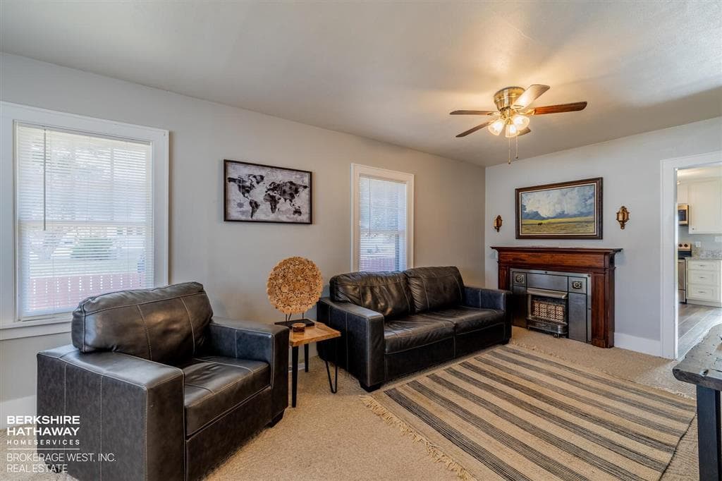 1032 Cody Ave — photo 5 of 25