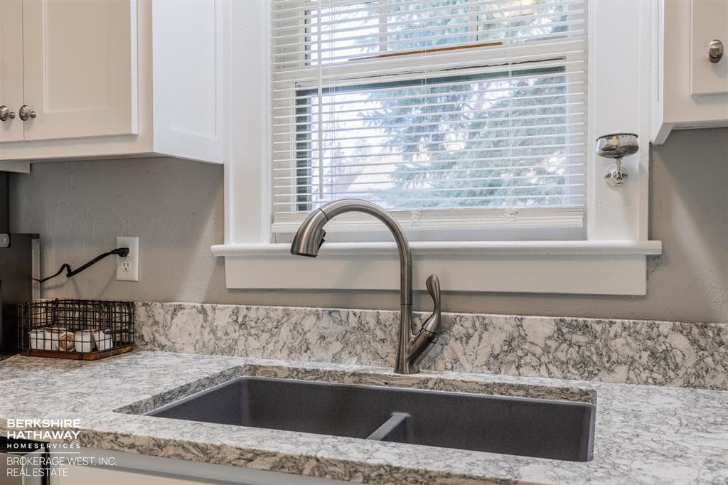 1032 Cody Ave — photo 7 of 25