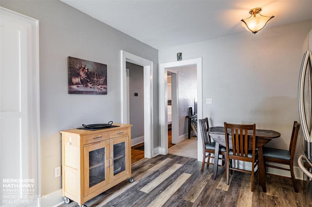 1032 Cody Ave — photo 8 of 25