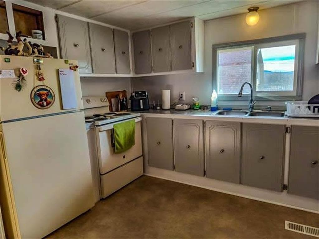 654 Hwy 20 N — photo 38 of 71