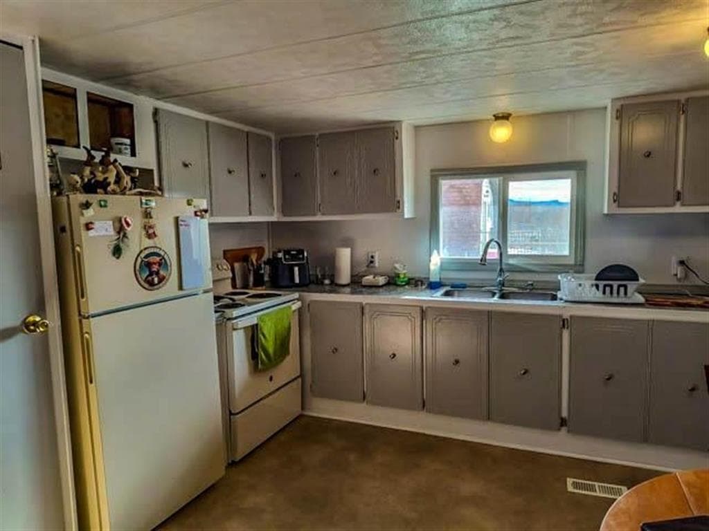 654 Hwy 20 N — photo 39 of 71