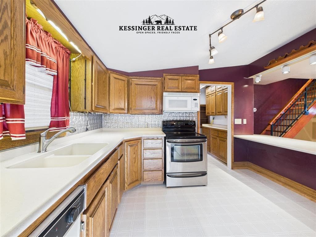 228 S 6th St — photo 13 of 40