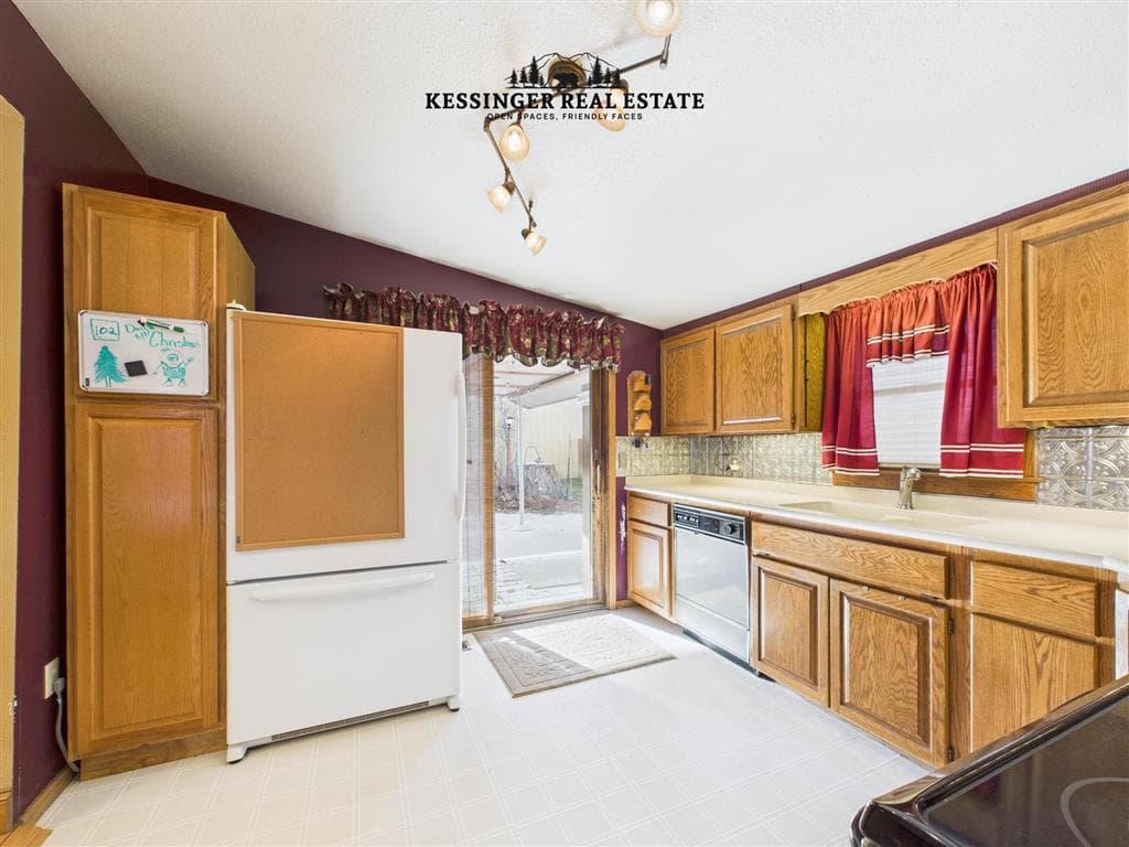 228 S 6th St — photo 16 of 40